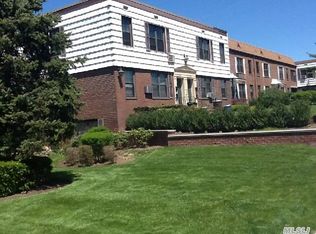 7017 Park Dr E, Kew Gardens Hills, NY 11367