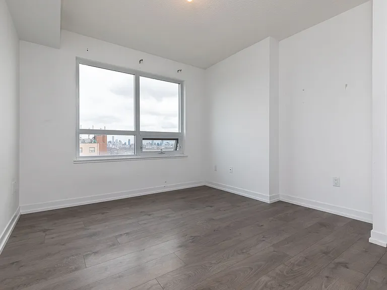 1410 Dupont St — Photo 22