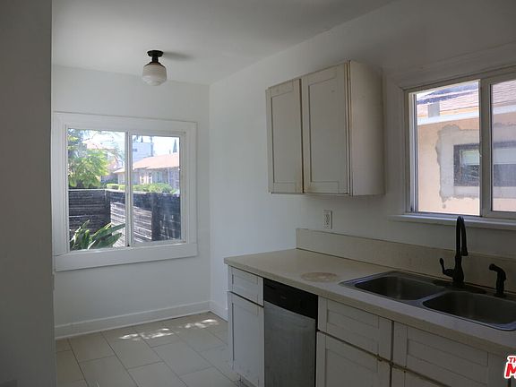 4th image of 2232 S Ridgeley Dr