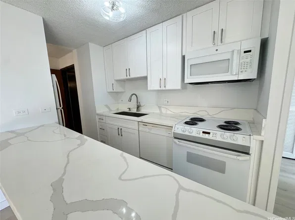 1778 Ala Moana Blvd APT 3802, Honolulu, HI 96815