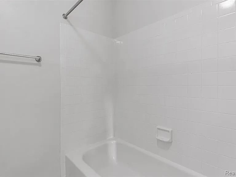 5611 Drake Hollow Dr W — Photo 19