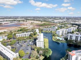 2232 N Cypress Bend Dr, Pompano Beach, FL