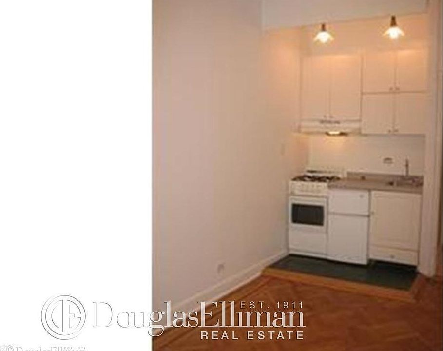 1st image of 247 E 57th St APT 3R