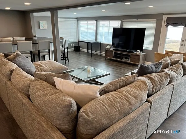21 Groveway #21 — Photo 17