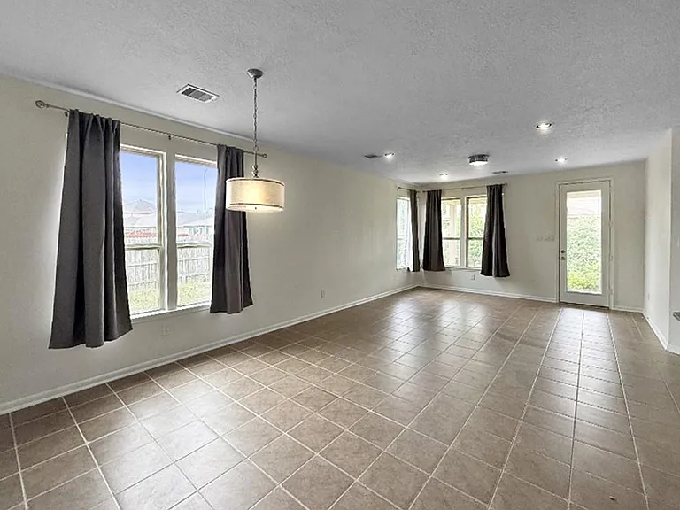 6503 Bayliss Valley Ln — Photo 13