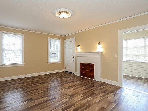 3rd image of 456 Demper Dr