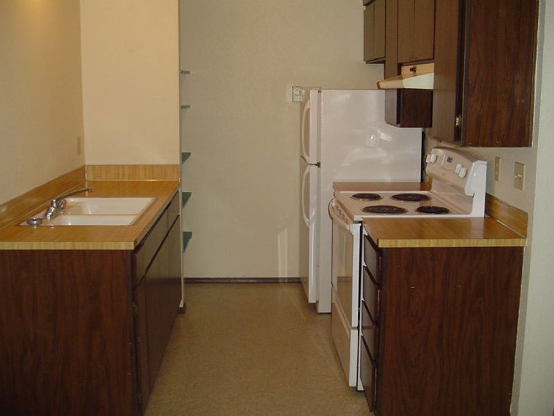 2nd image of 1515 Main St APT 4