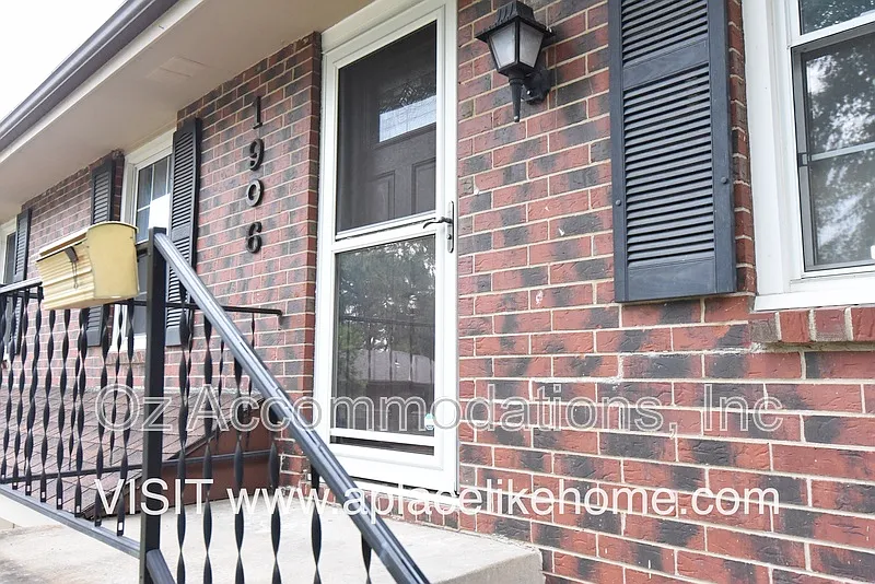 3 bed, 2.0 bath, 1575 sqft, $1,795 — Photo 4