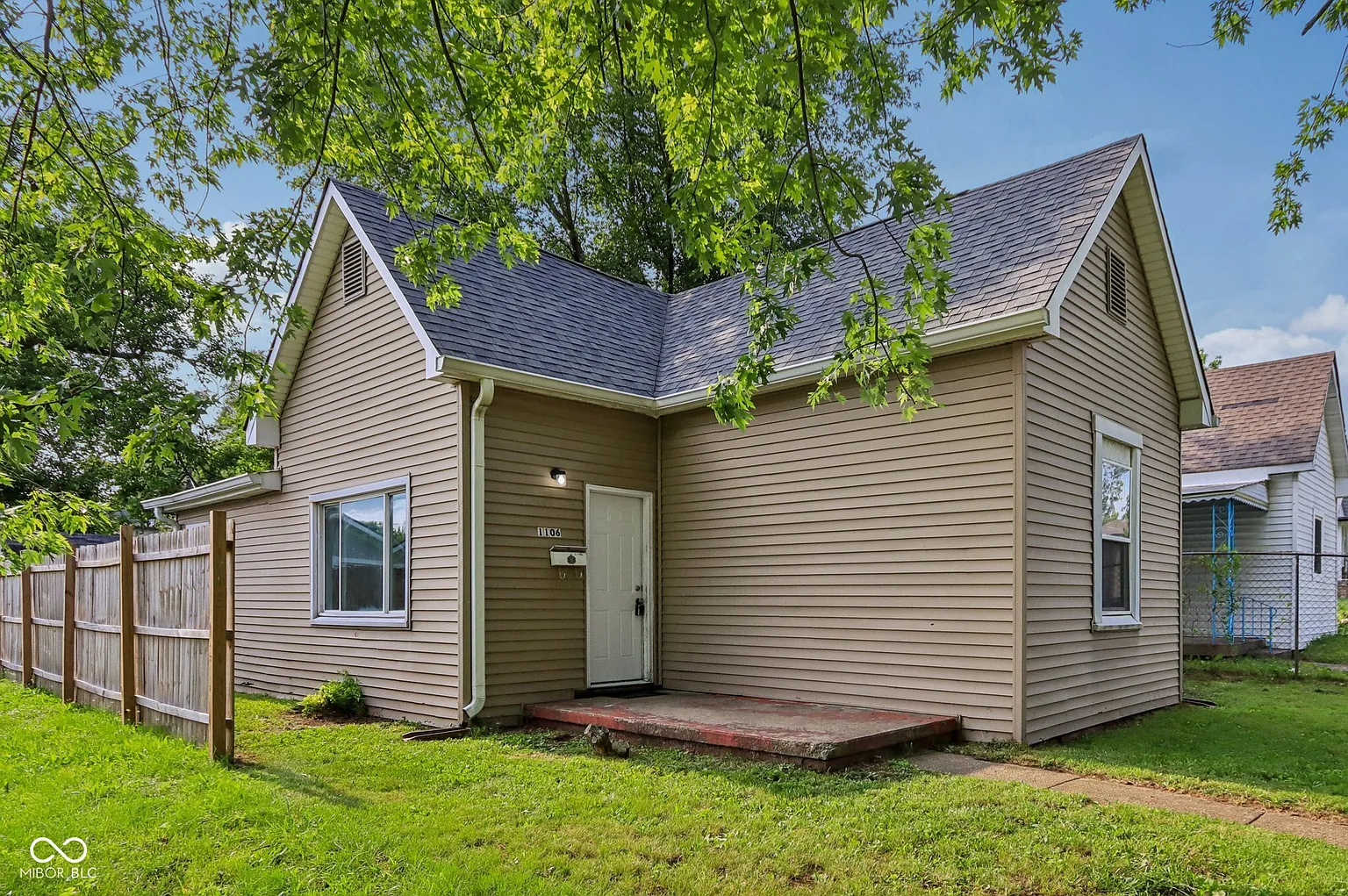 1106 N Sheffield Ave photo 1