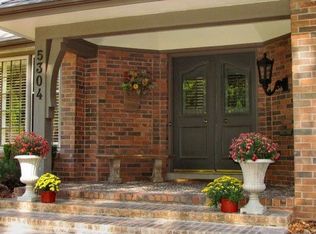 5304 W 84th St, Prairie Village, KS 66207