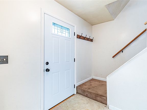 5th image of 22 Keystone Ct