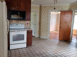 50 Fairview Ave, Chicopee, MA 01013