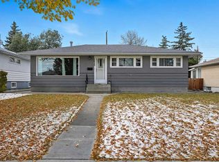 2615 E 37th St SW, Calgary, AB T3E 3B2