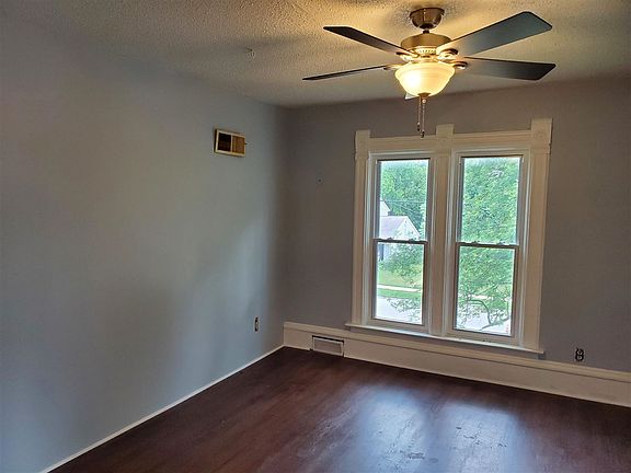 3rd image of 1410 4th Ave