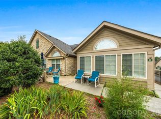 31 Braeburn Way, Flat Rock, NC 28731