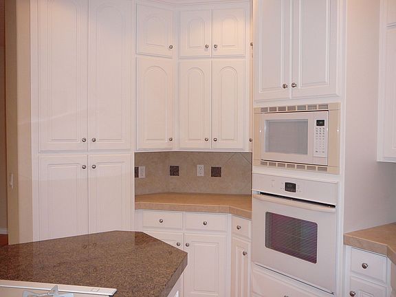 Storage Galore in Gourmet Kitchen