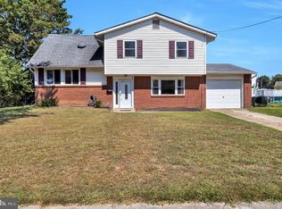 4 Chatham Rd, Gibbsboro, NJ 08026