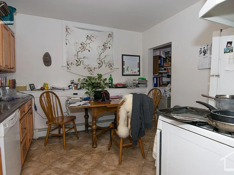 18 Saint Lukes Rd #3L — Photo 3