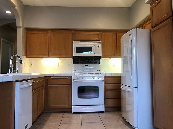 5th image of 610 Sunrise Dr Unit 6D
