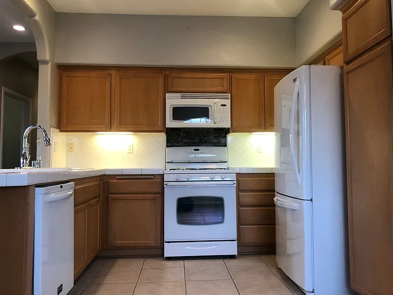 610 Sunrise Dr #6D — Photo 5
