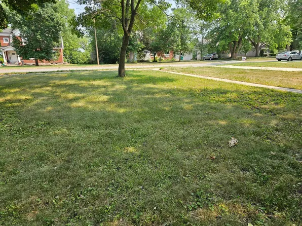 2014 2nd St, Lake Park, MN 56554