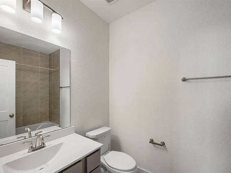 21130 Medina River Dr — Photo 24