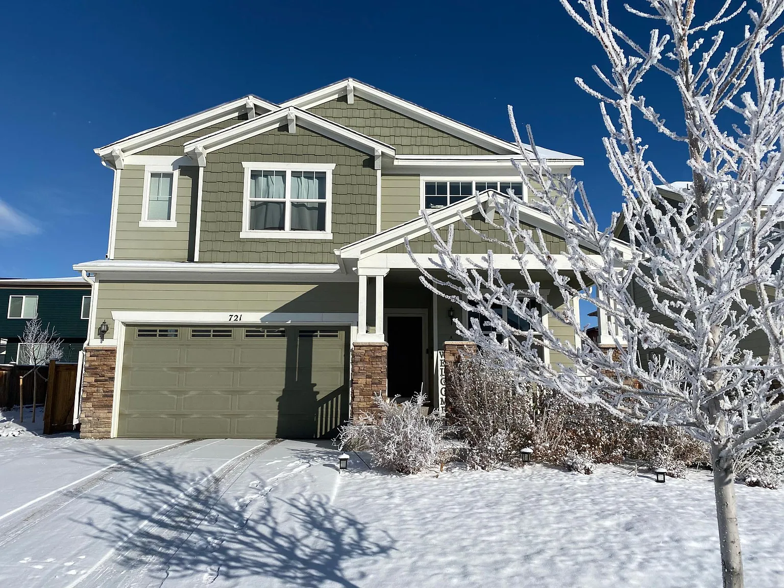 5 bed, 2409 sqft, $4,120 — Photo 1