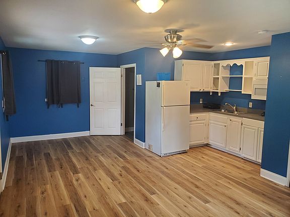 2nd image of 1831 Rose Blvd