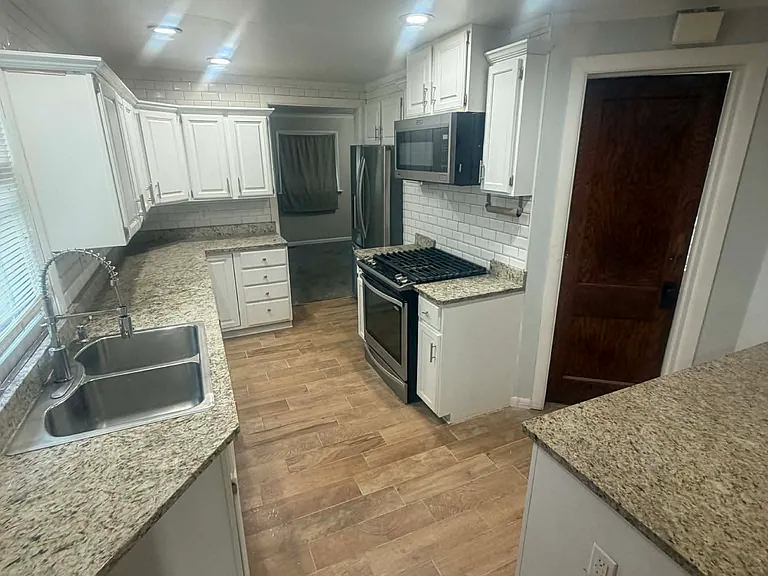 728 Cobb Blvd — Photo 4