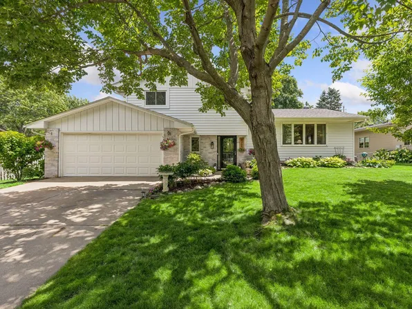 6265 Oakwood Rd, Woodbury, MN 55125