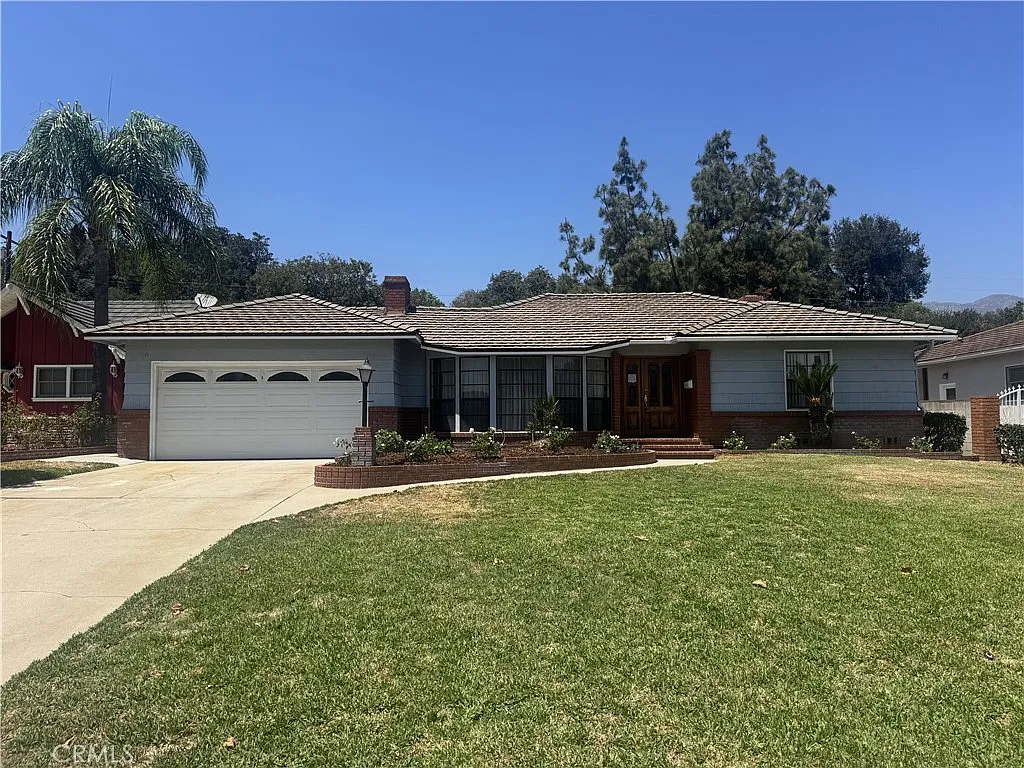 3 bed, 2358 sqft, $6,500 — Photo 3