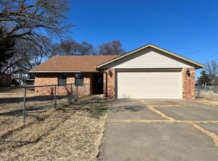 811 SW Roosevelt Ave, Lawton, OK 73501