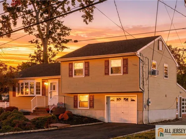 16 Hamilton Blvd, Piscataway, NJ 08854
