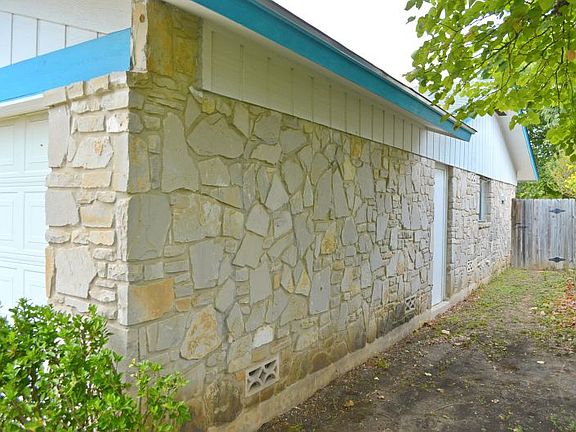 3rd image of 8539 Bristlecone St