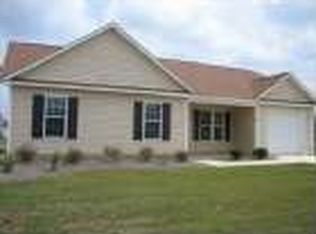 201 Larchmont Ct, Burgaw, NC 28425