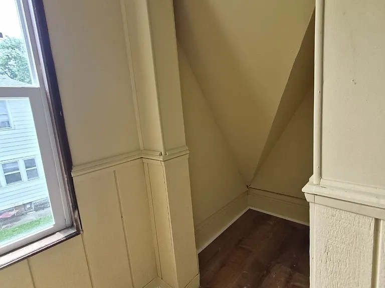 206 Allen St #2 — Photo 8