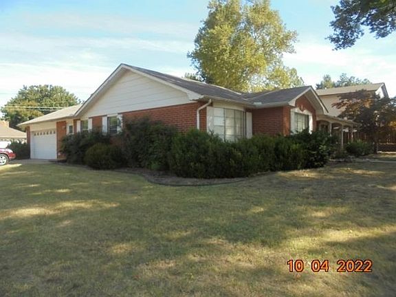 3rd image of 2501 Canterbury Ave