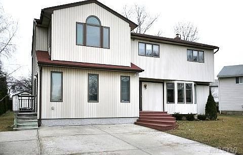 1st image of 121 Orleans Ln