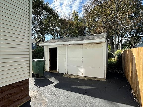 5th image of 131 Goodwill St