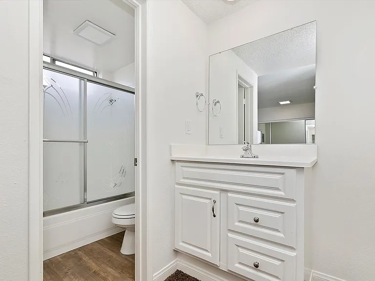16229 Woodruff — Photo 17