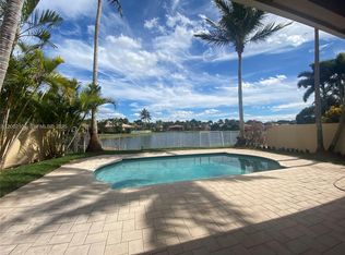 2486 Bay Isle Dr, Fort Lauderdale, FL 33327