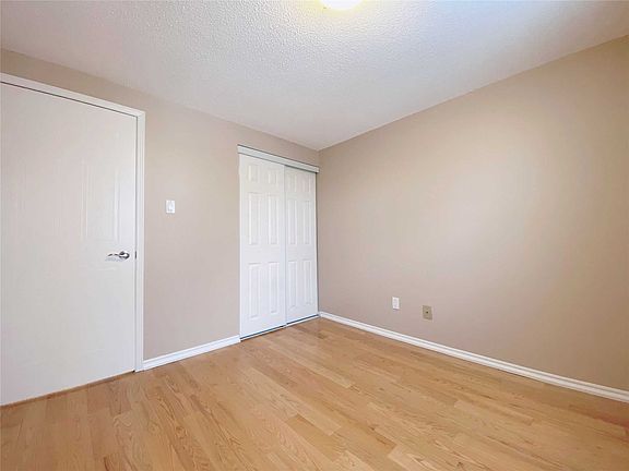 5th image of 195 Enchanted Hills Cres