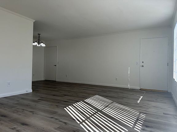 5th image of 10825 Blix St APT 108