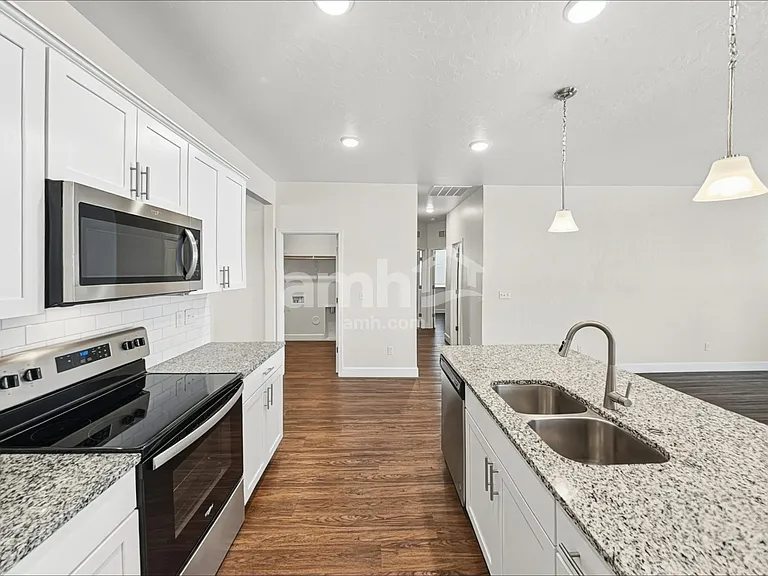 3453 S Bartlett Way — Photo 3