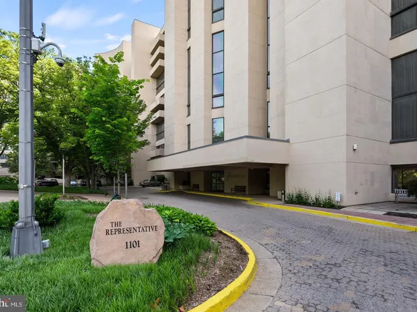 1101 S Arlington Ridge Rd APT 212, Arlington, VA 22202