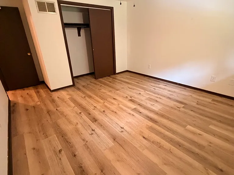 900 5th St #8 — Photo 10