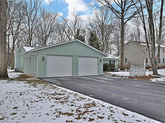 2nd image of 242 Old Oak Dr