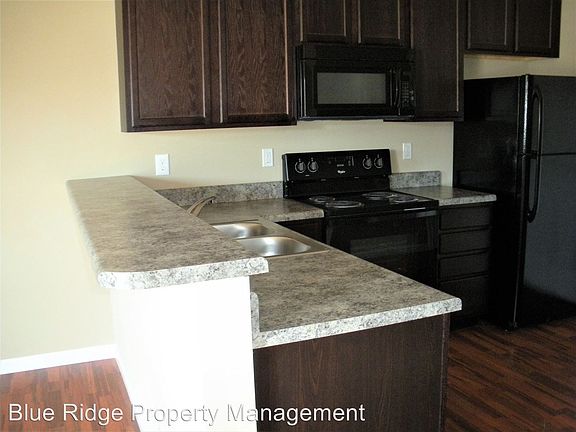 5th image of 406 Roller St APT 3