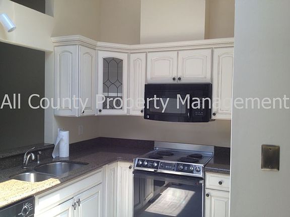 2nd image of 707 Caya Costa Ct NE