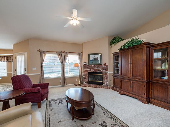 3rd image of 4747 W Calimyrna Ave